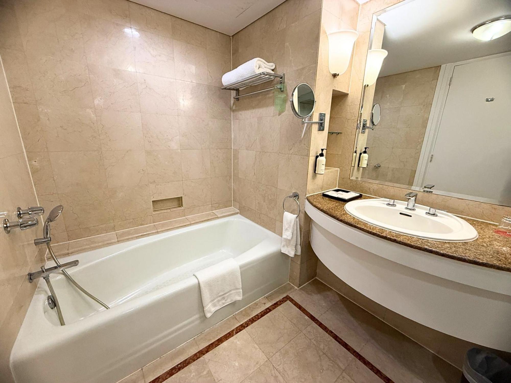 Club Room Two Single Beds